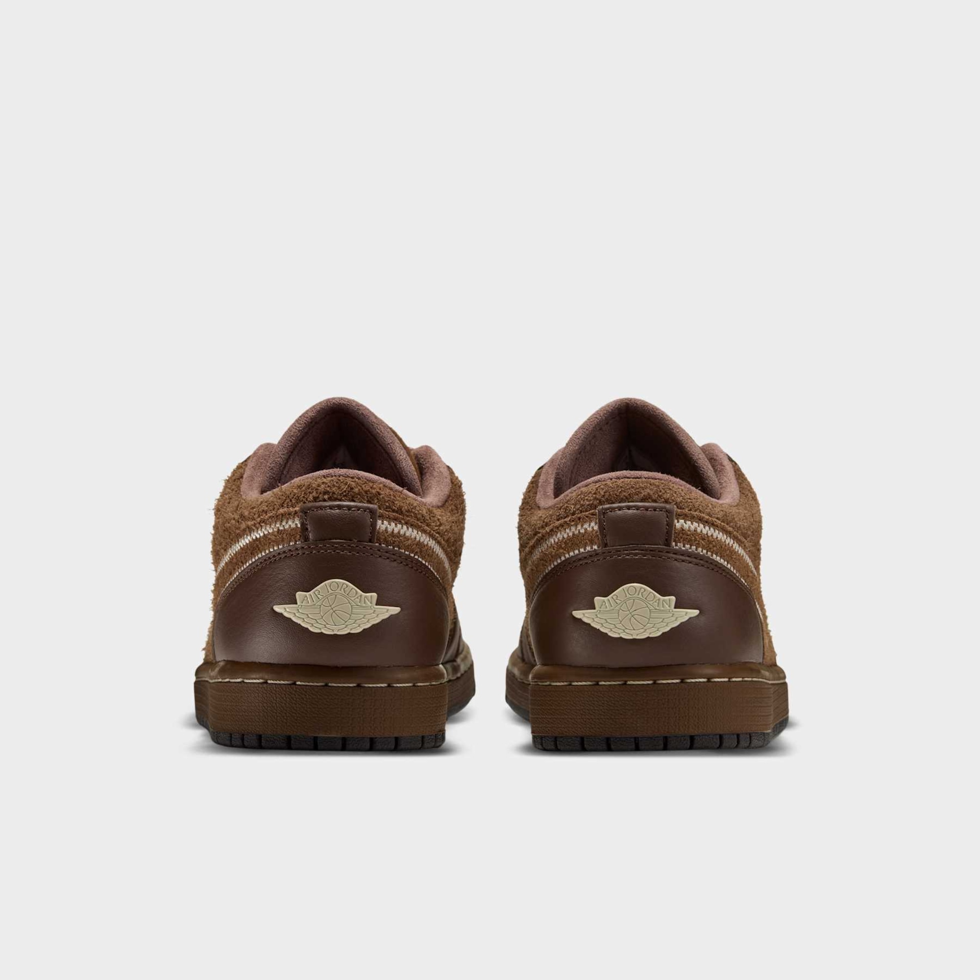 Tênis Air Jordan 1 Low SE Feminino - Foto 6