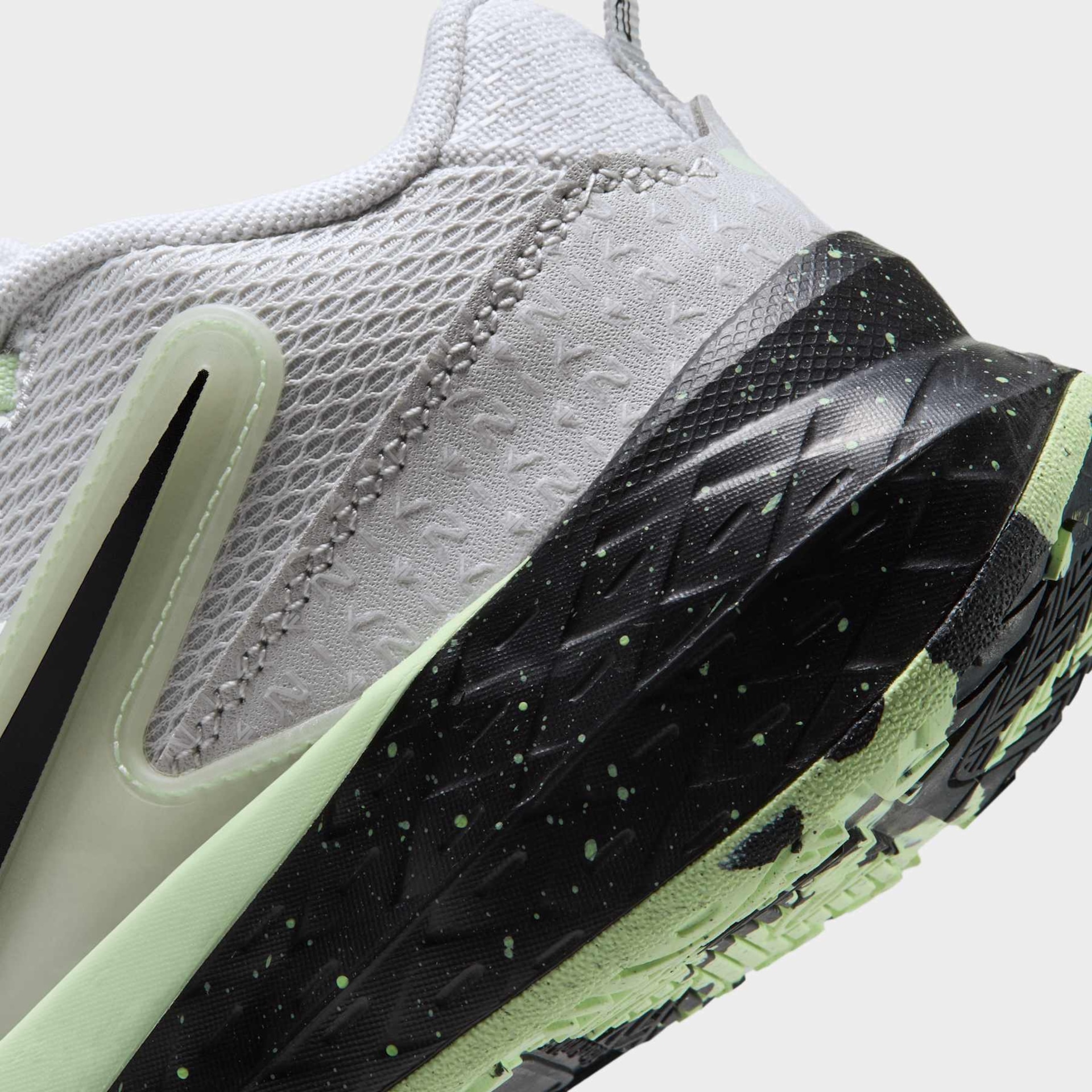 Tênis Nike Team Hustle D 12 SE Infantil - Foto 8
