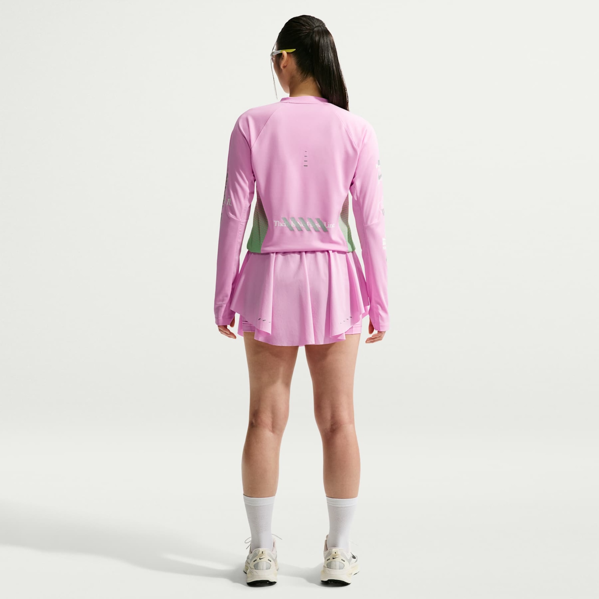 Camiseta Nike Manga Longa  Swift Jersey Feminina - Foto 5