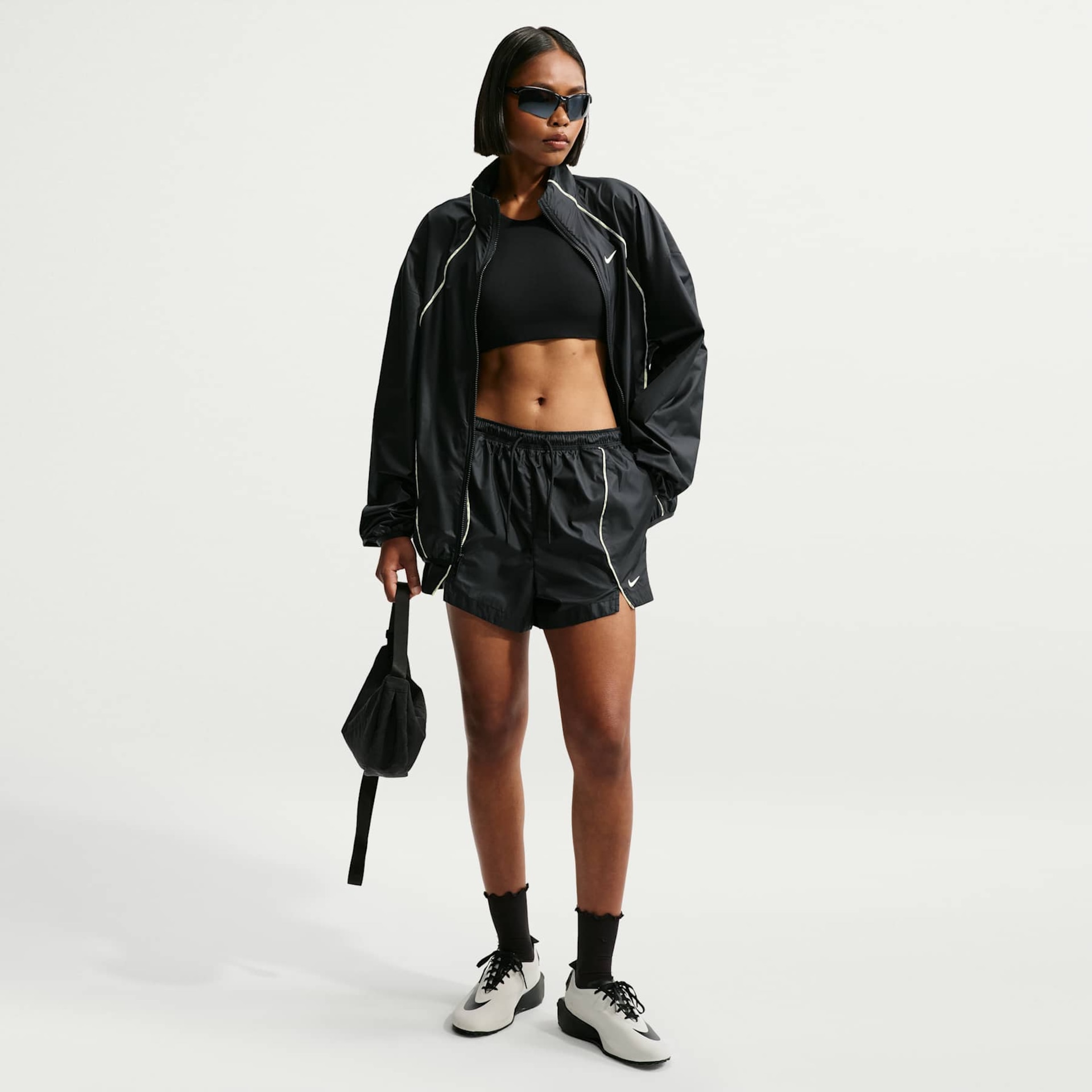 Imagem principal de Shorts Nike Athletics Woven Feminino
