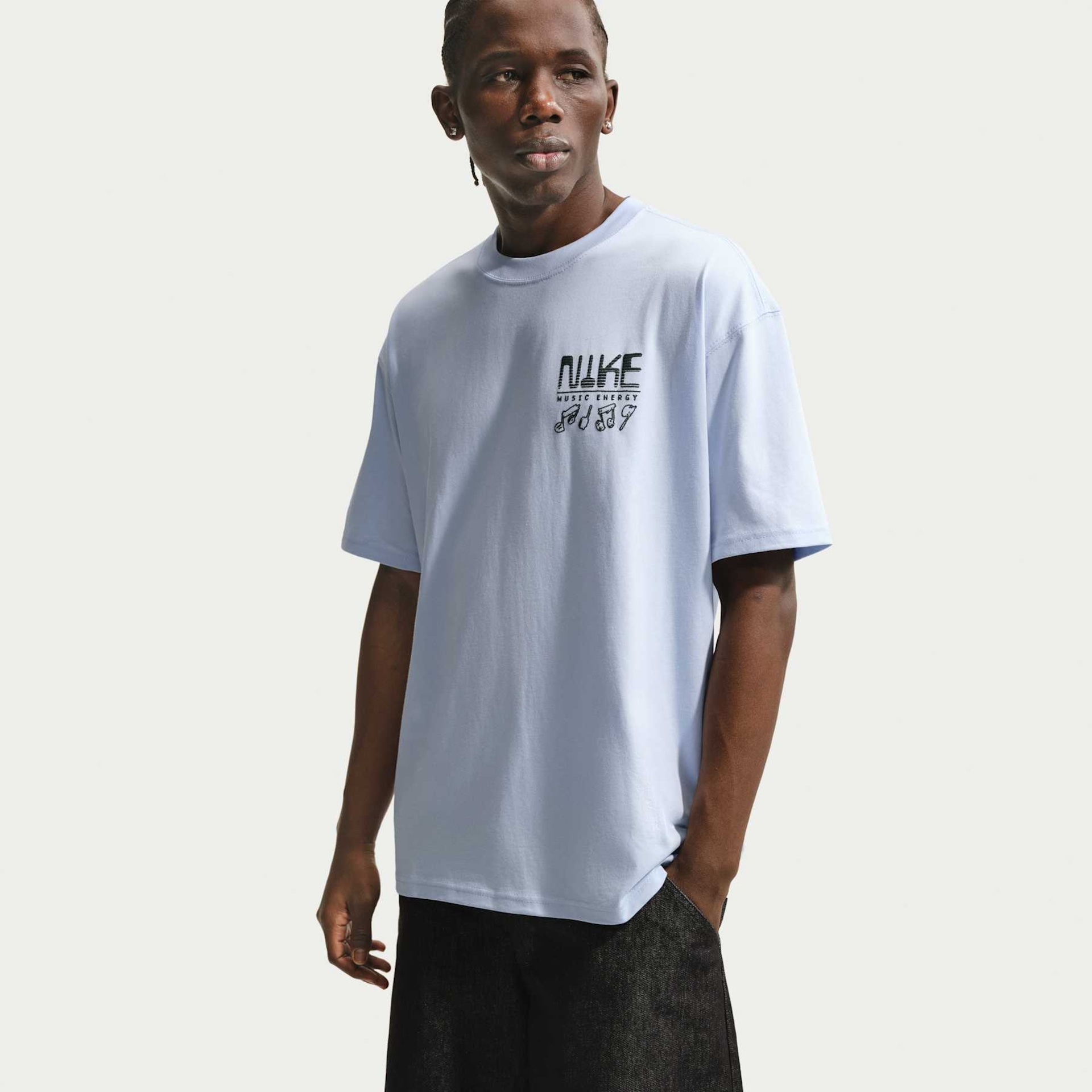 Camiseta Nike Sportswear Swoosh Sounds Unissex - Foto 3