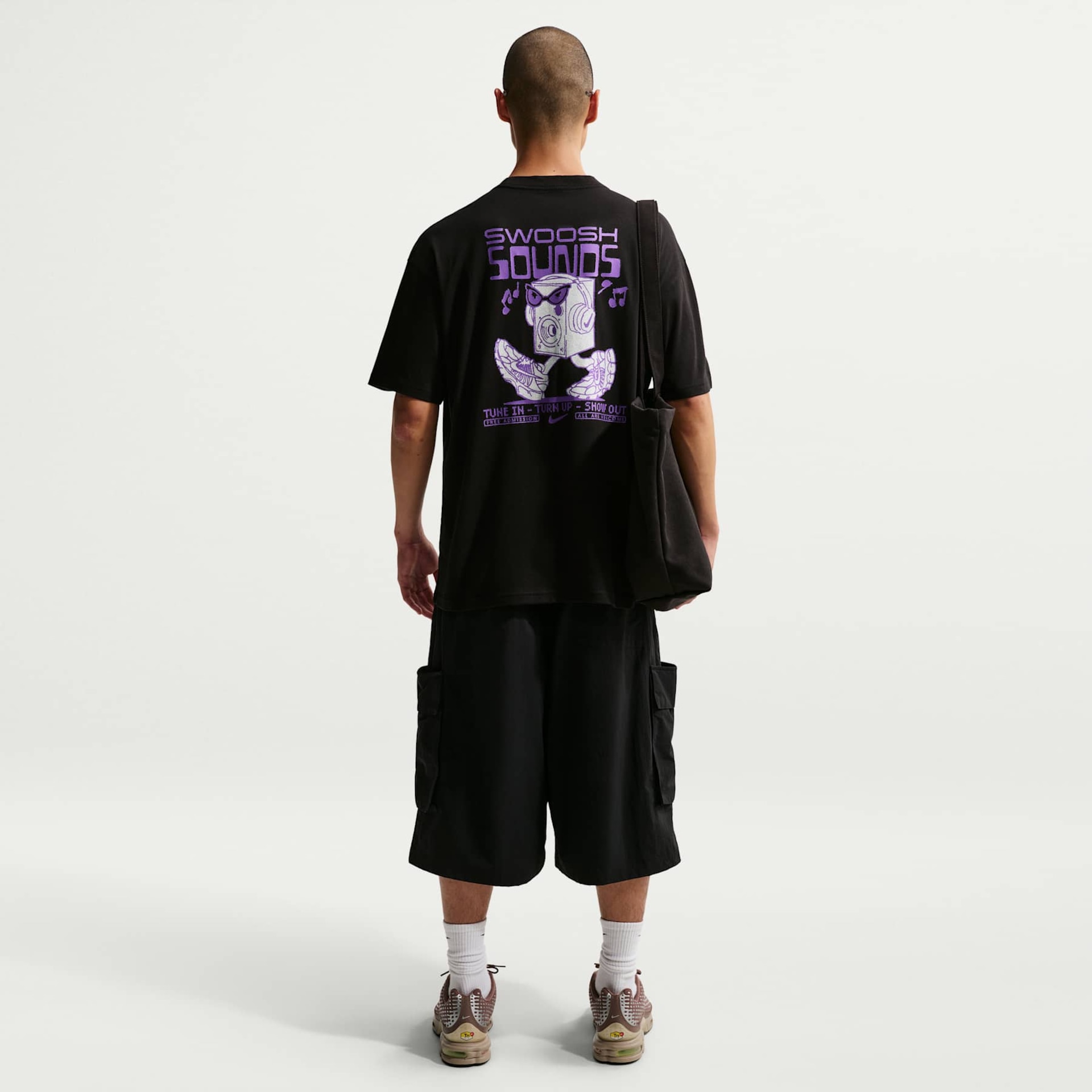 Camiseta Nike Sportswear Swoosh Sounds Unissex - Foto 5
