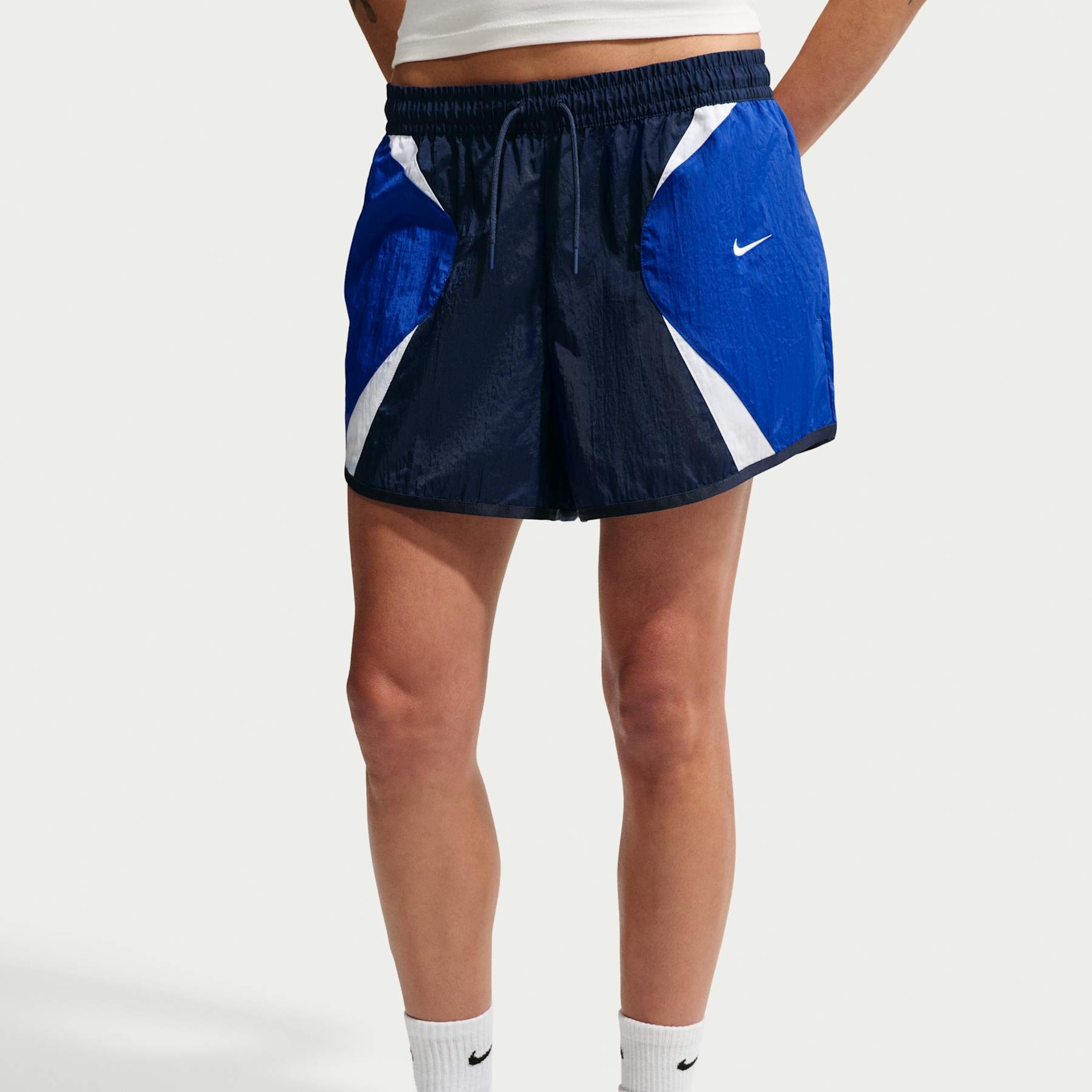 Shorts Nike Street Track Feminino - Foto 2