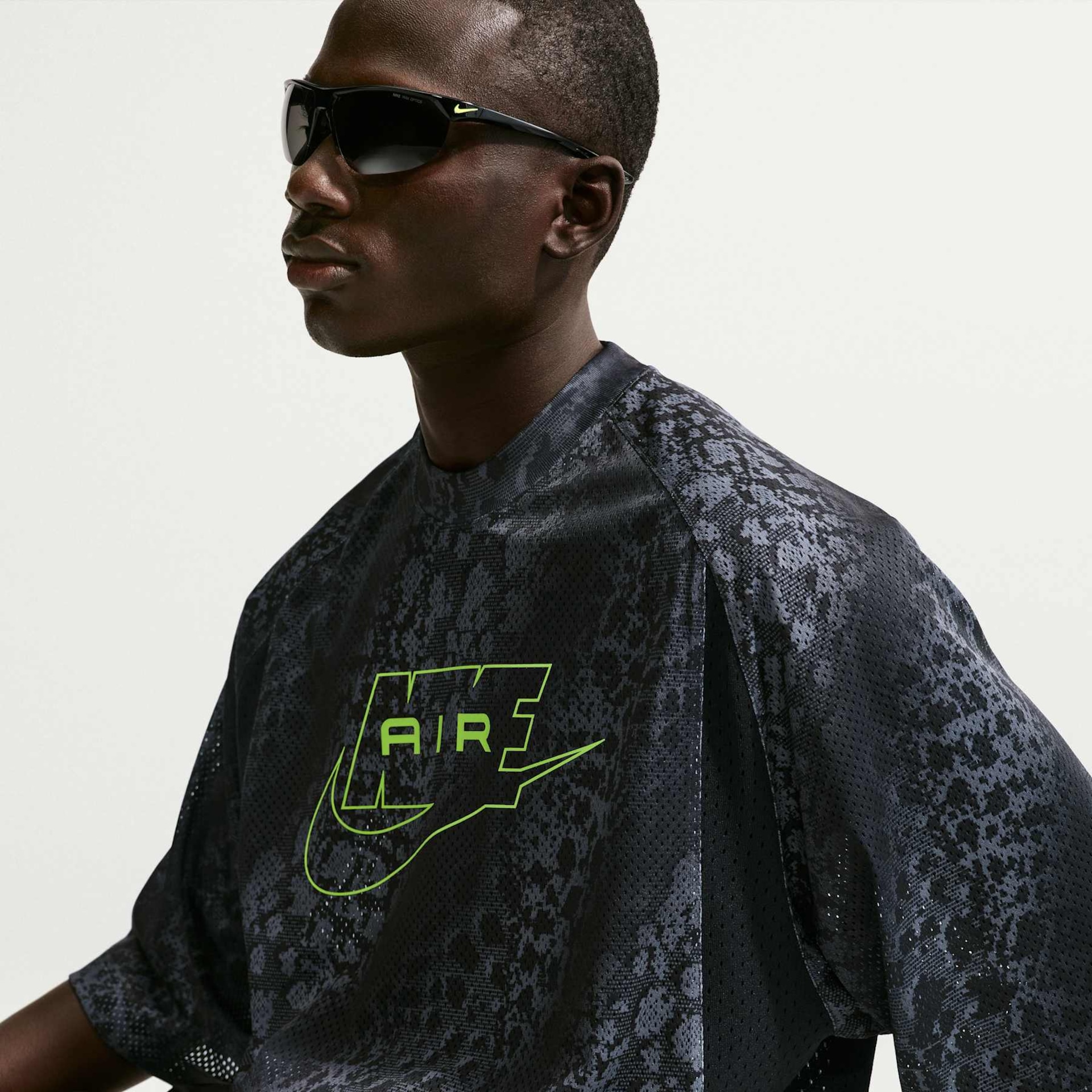 Camisa Nike Air AOP Cheet Code Masculina - Foto 3