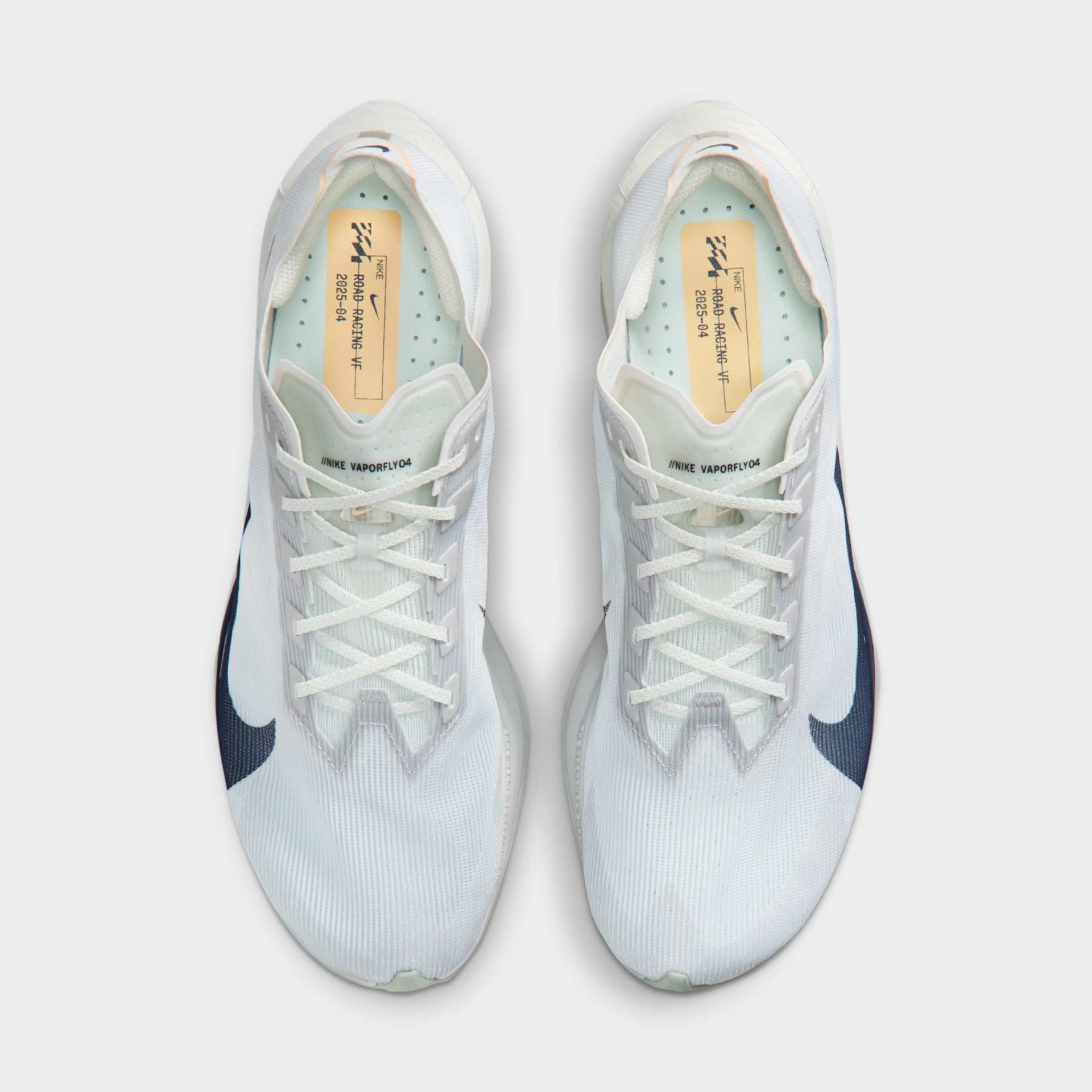 Tênis Nike ZoomX VaporFly 4 Masculino - Foto 4