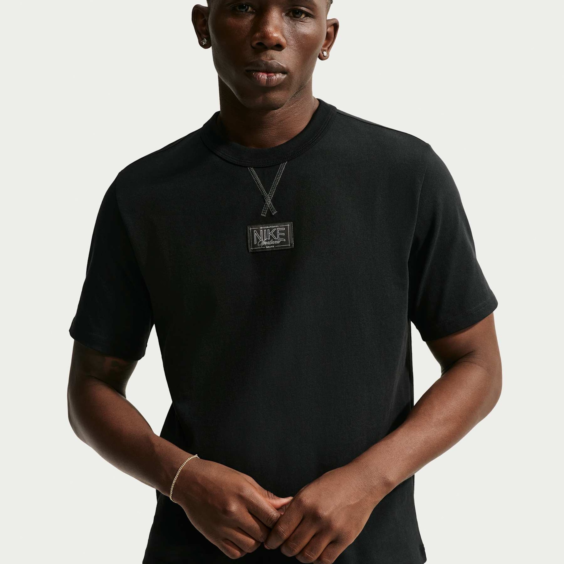 Imagem principal de Camiseta Nike Sportswear Tailored Patch Unissex