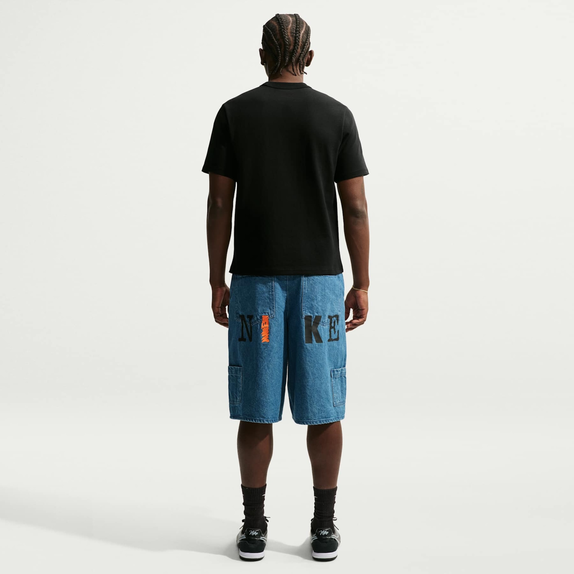 Camiseta Nike Sportswear Tailored Patch Unissex - Foto 5