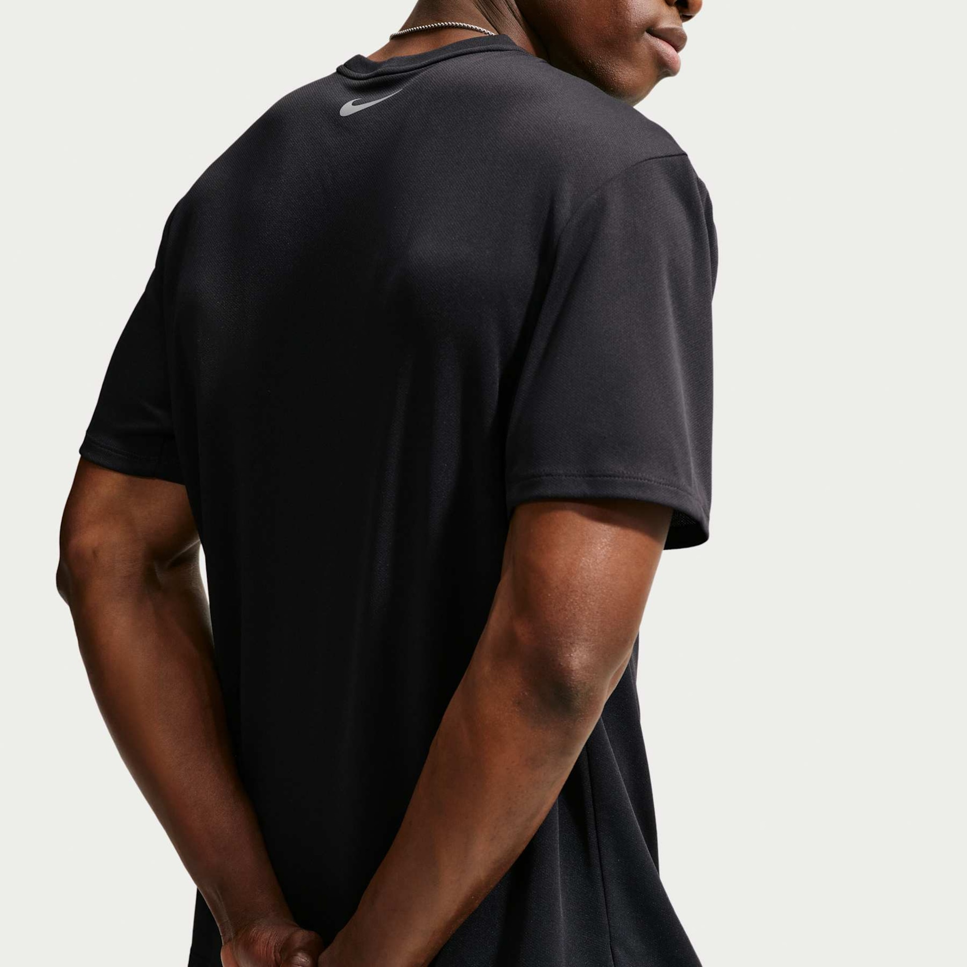 Camiseta Dri-FIT Nike UV Miler Masculino - Foto 2
