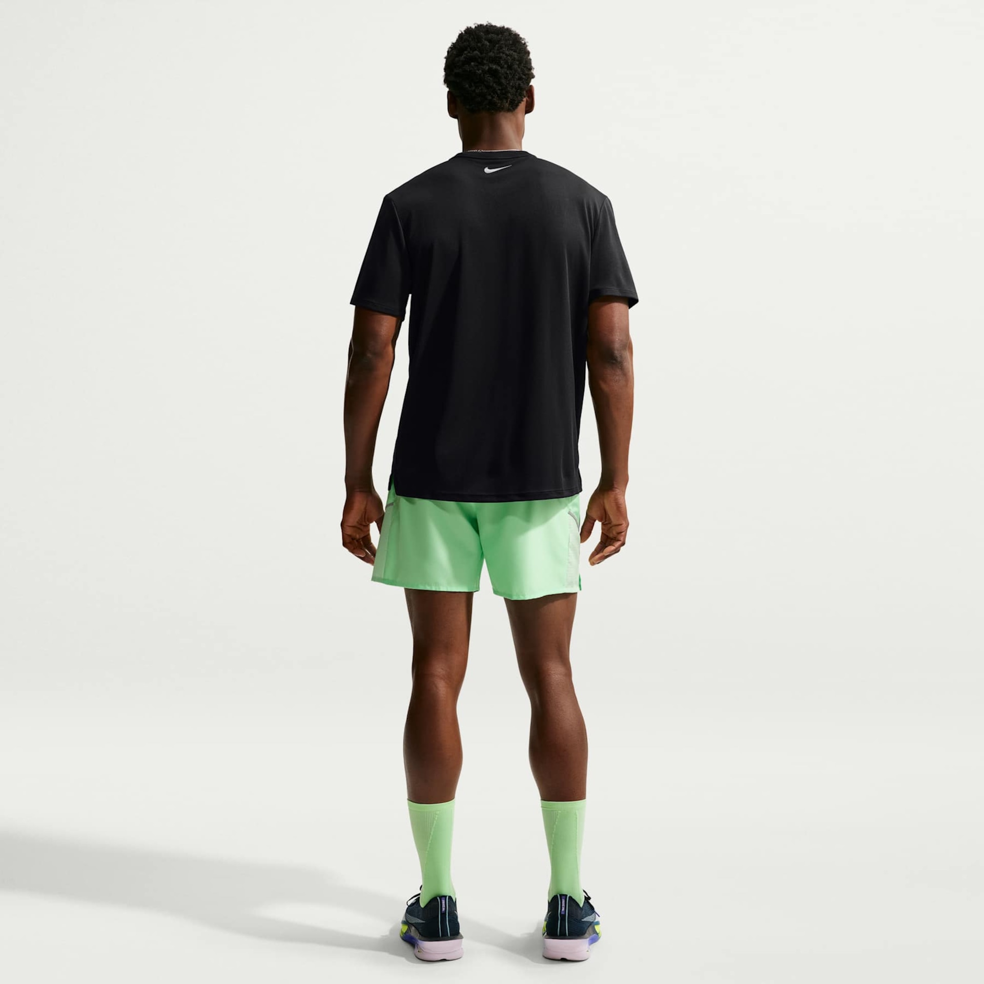 Camiseta Dri-FIT Nike UV Miler Masculino - Foto 5
