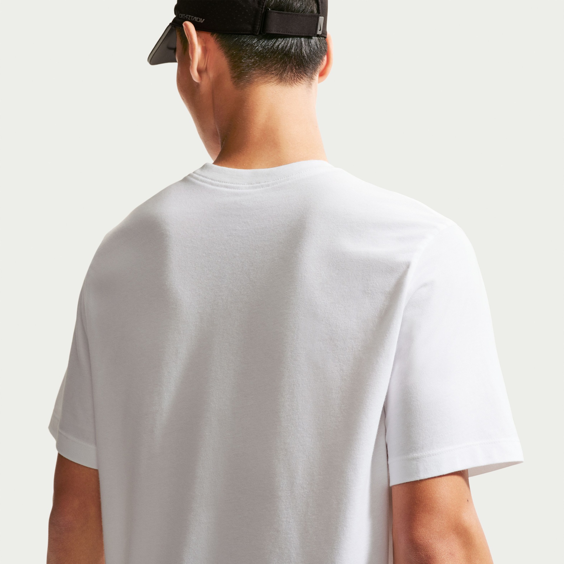 Camiseta Dri-FIT Nike Run DNA Masculina - Foto 4