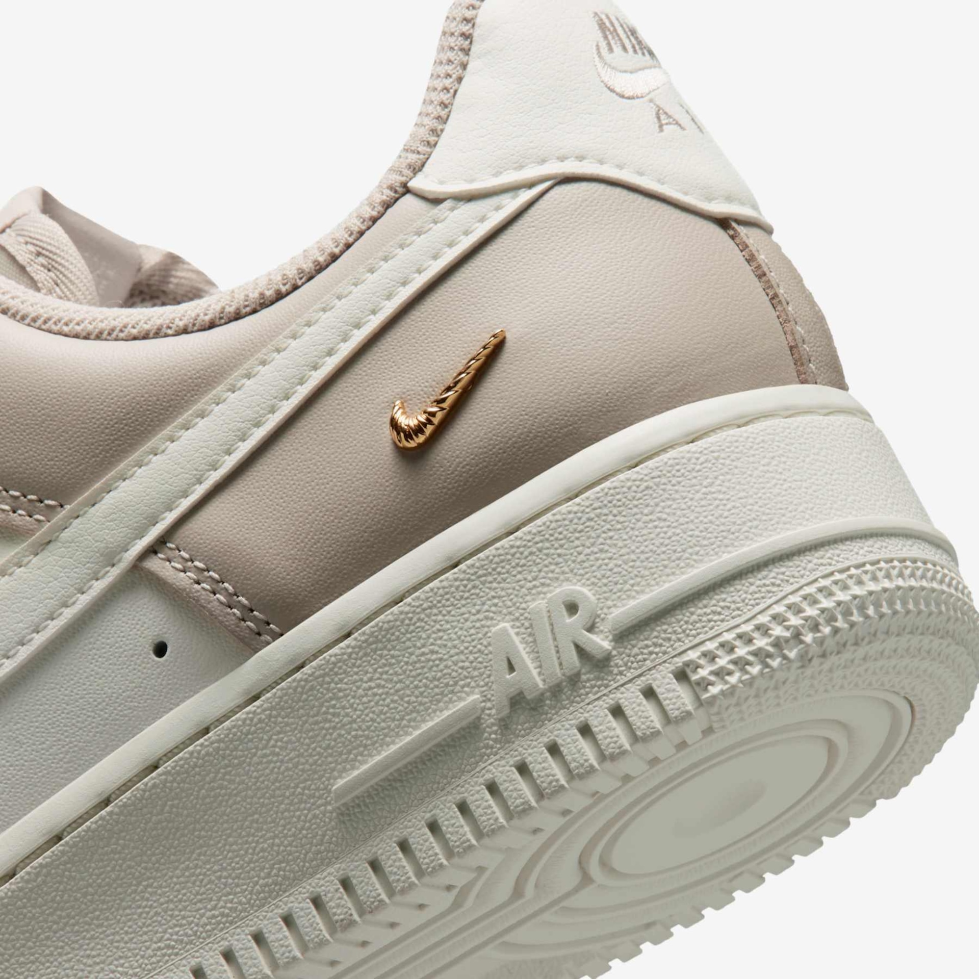 Tênis Nike Air Force 1 '07 Low Feminino - Foto 8