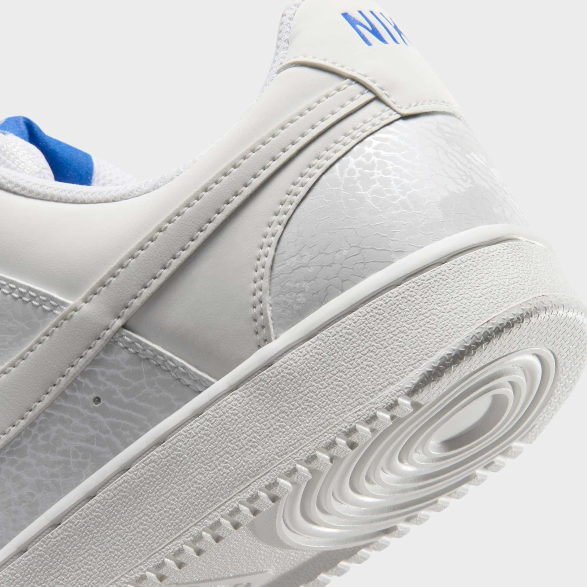 Tênis Nike Court Vision Low Feminino - Foto 8