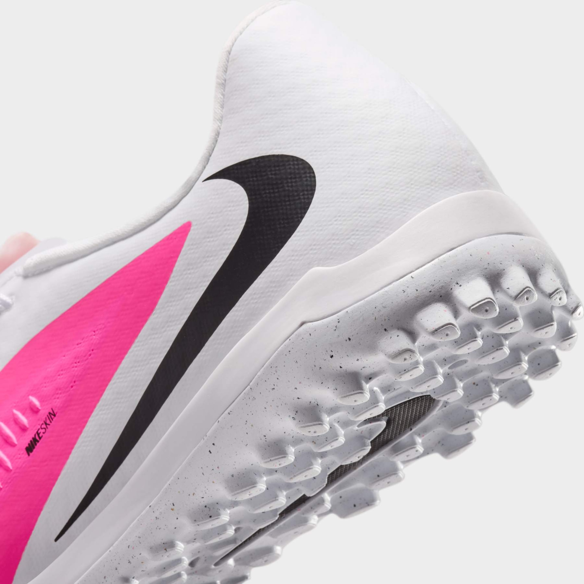 Chuteira Society Nike Phantom 6 Academy Low - Foto 8