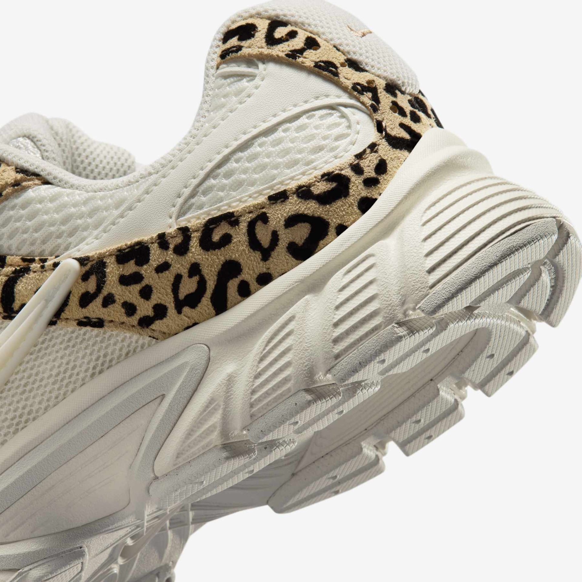 Tênis Nike V5 Runner Feminino - Foto 8