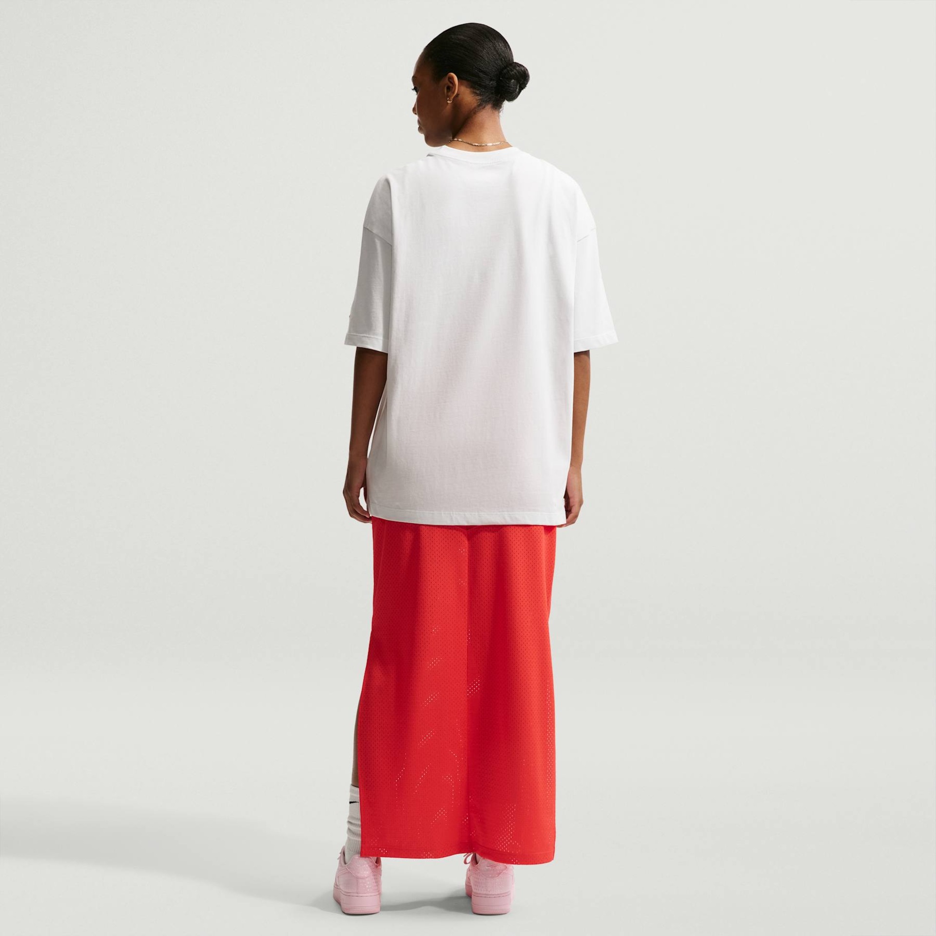 Camiseta Nike Sportswear Air Force 1 Feminina - Foto 5