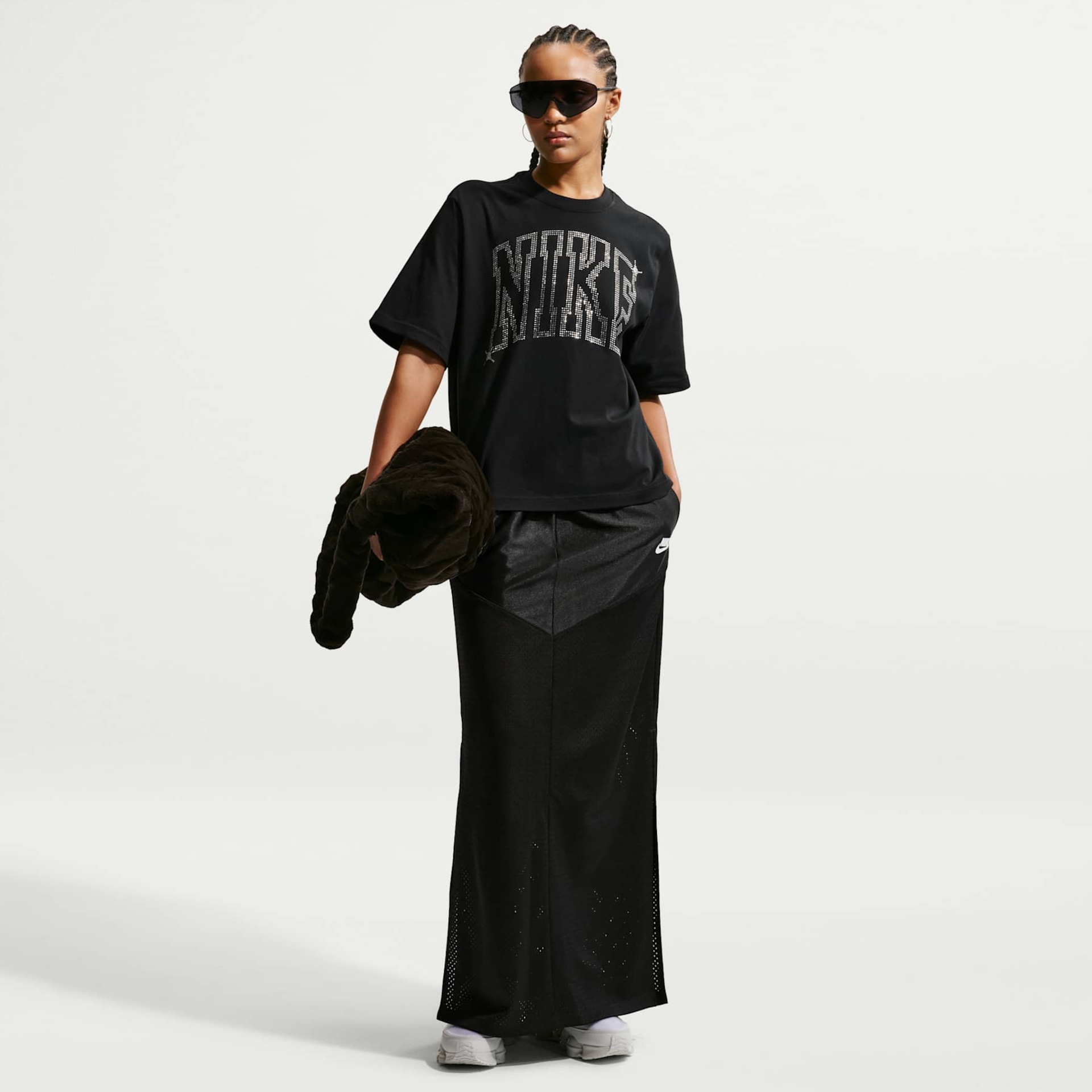 Camiseta Nike Sportswear Classic Boxy Feminina - Foto 4