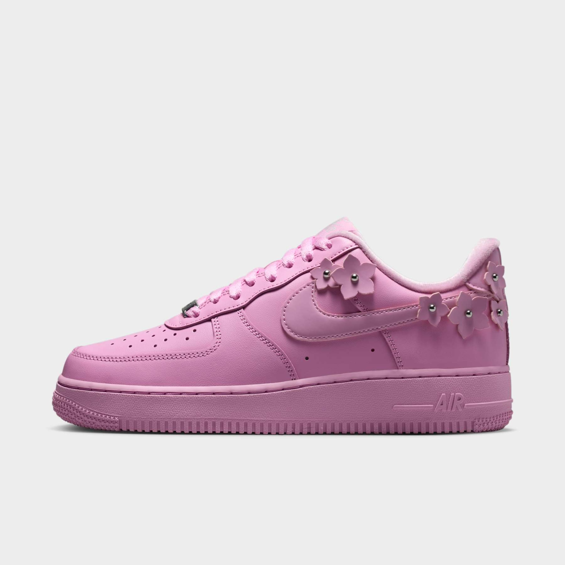 Tênis Nike Air Force 1 '07 SE Feminino - Foto 1