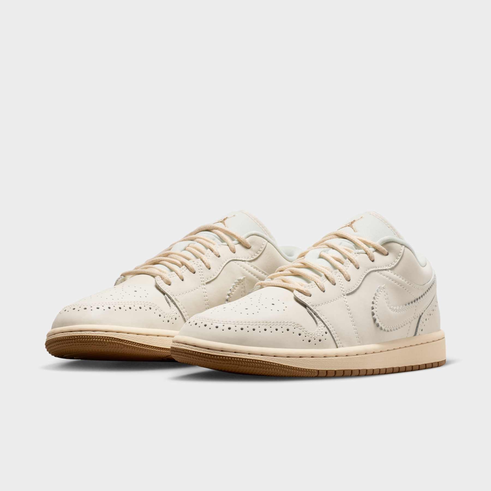 Tênis Air Jordan 1 Low SE Feminino - Foto 5