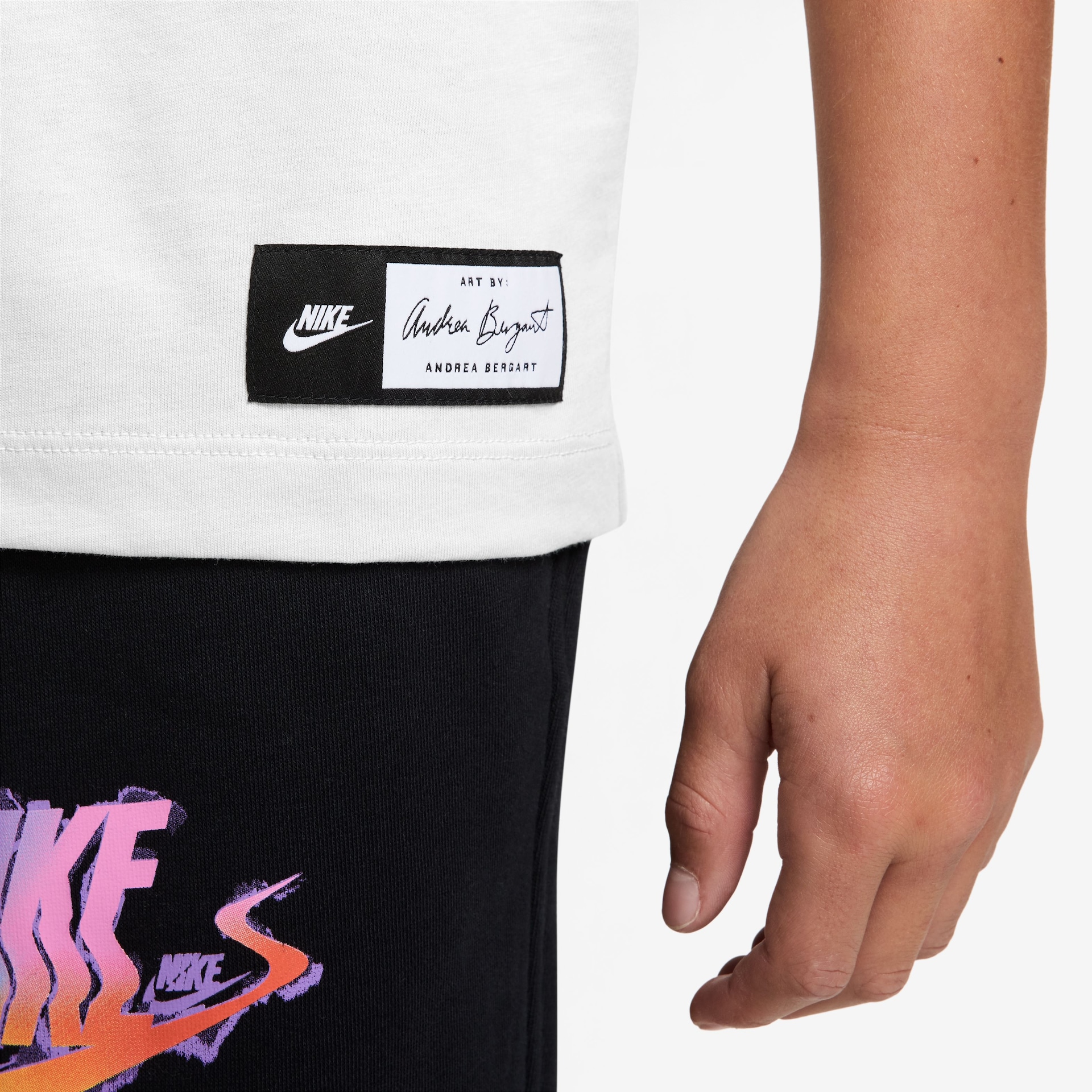 Camiseta Nike Sportswear Art of Sport Infantil - Foto 3