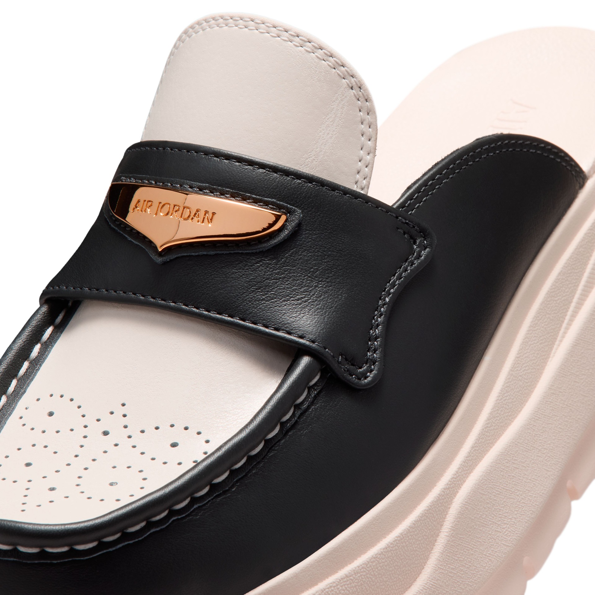Mule Air Jordan SE Feminino - Foto 6