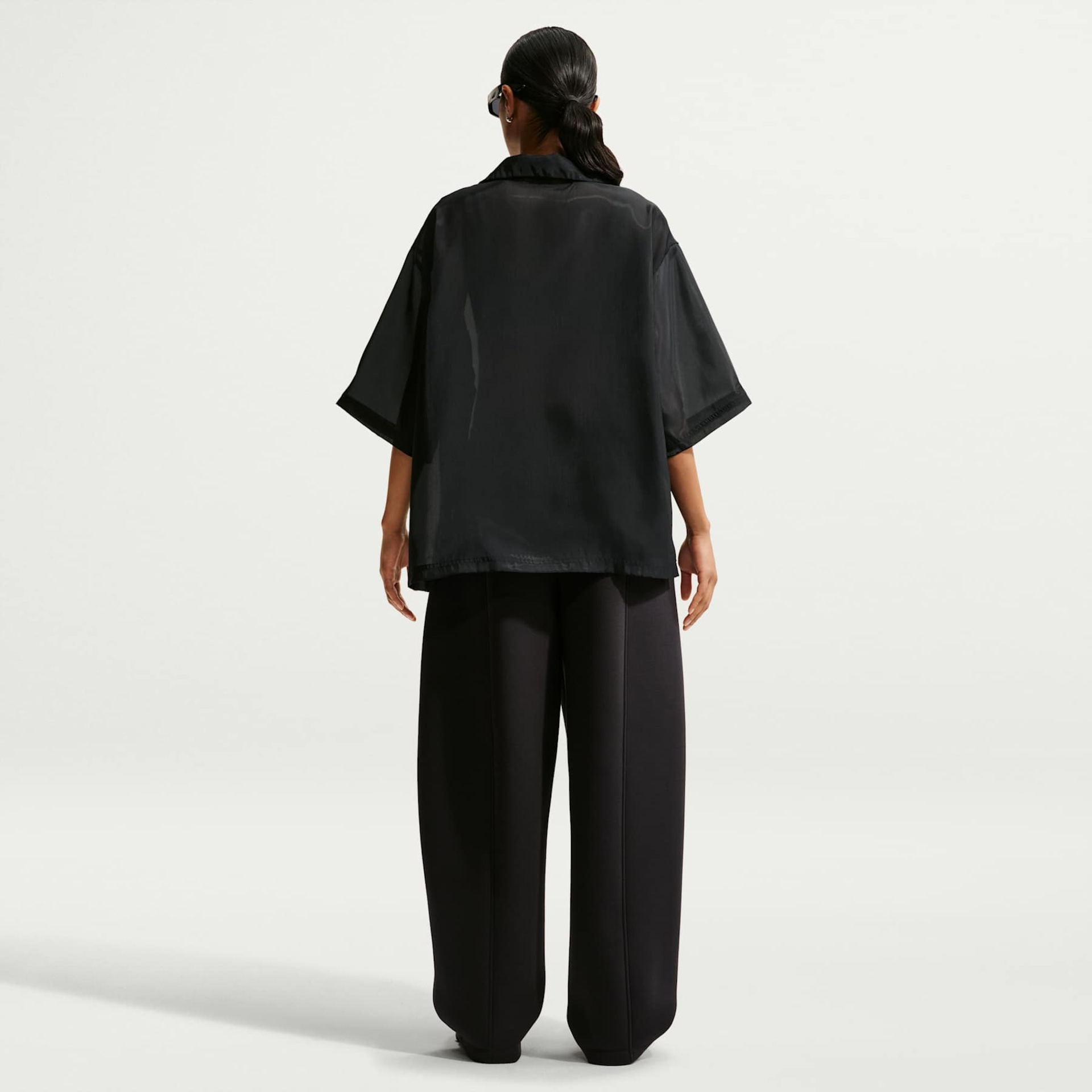 Camiseta Nike Sportswear Sheer Feminina - Foto 5