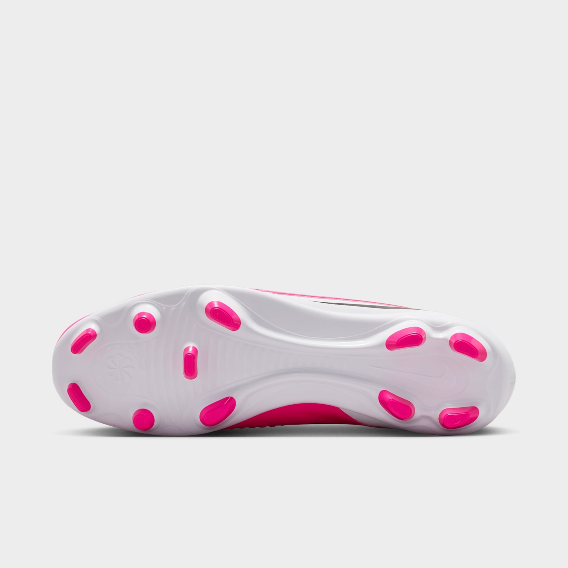 Chuteira Campo Nike Phantom 6 Club Low - Foto 2