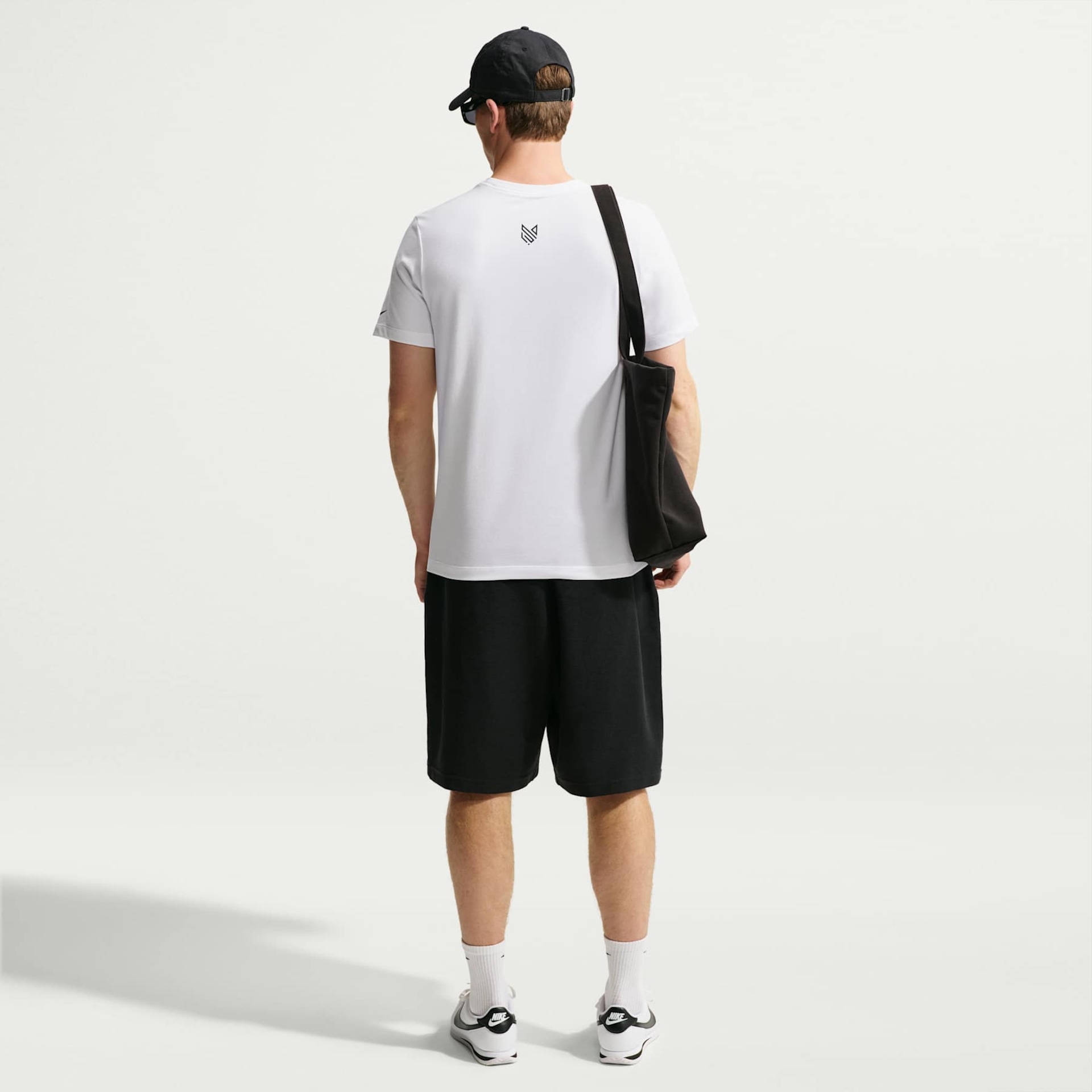 Camiseta Nike Court Dri-FIT Jannik GFX Masculina - Foto 5