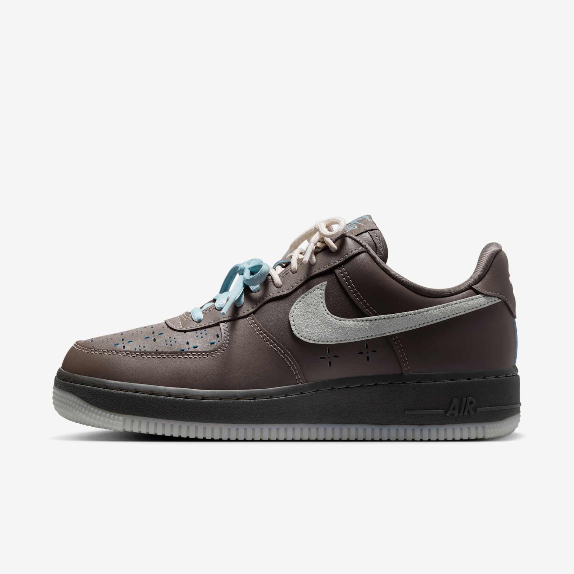  Women's Nike Air Force 1 '07 LV8 - Foto 1