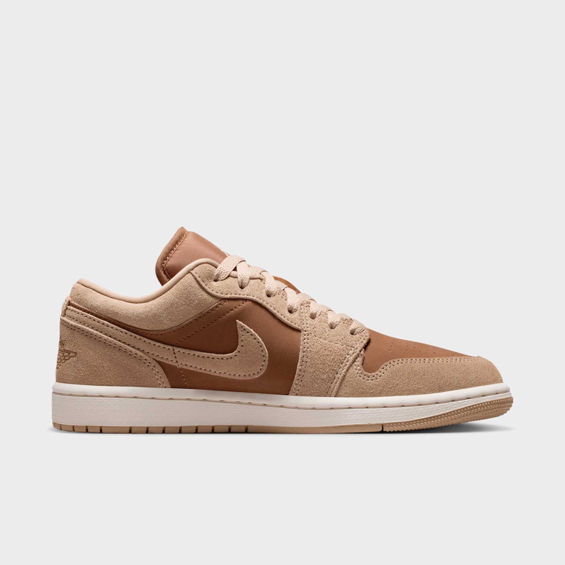 Tênis Air Jordan 1 Low Feminino - Foto 3