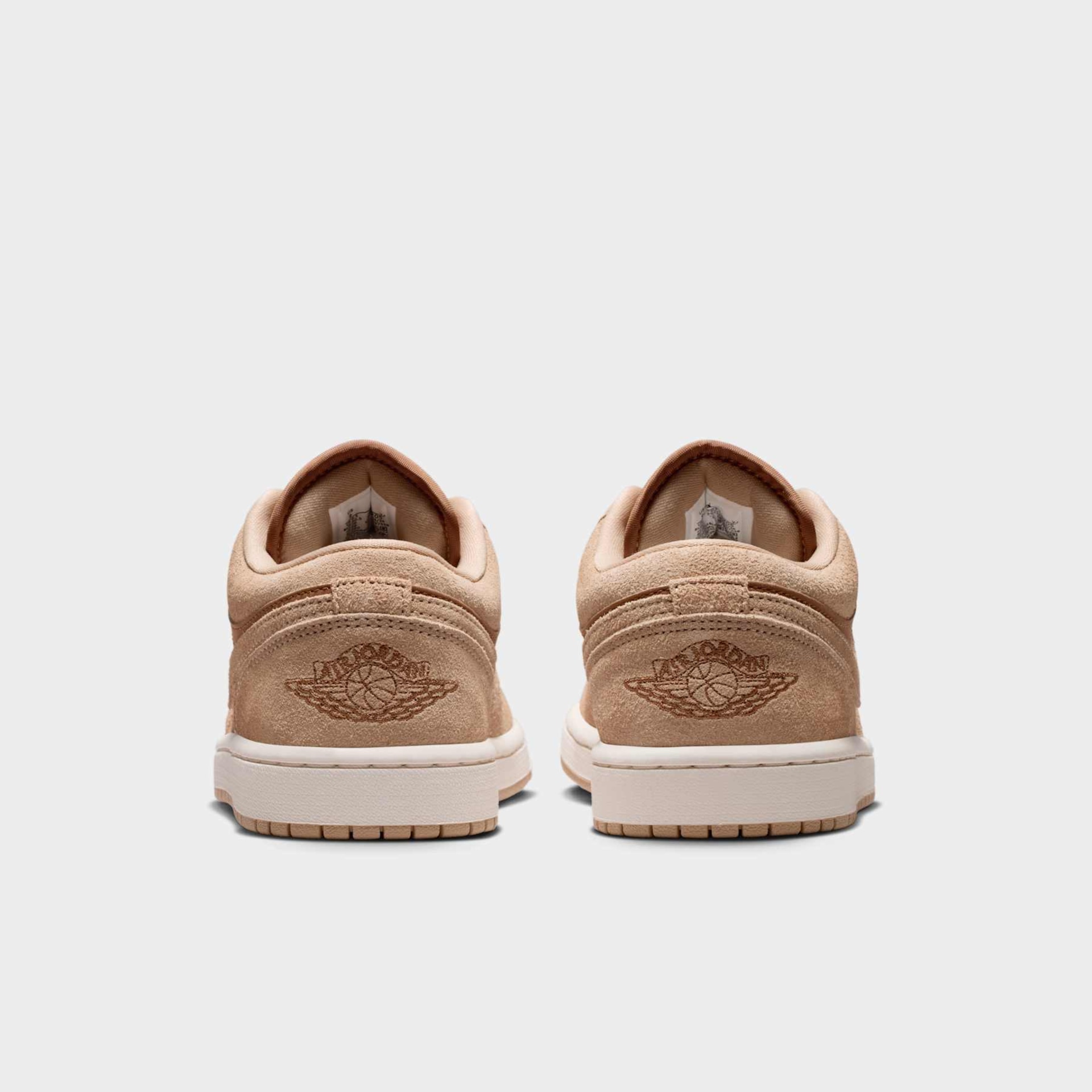 Tênis Air Jordan 1 Low Feminino - Foto 6