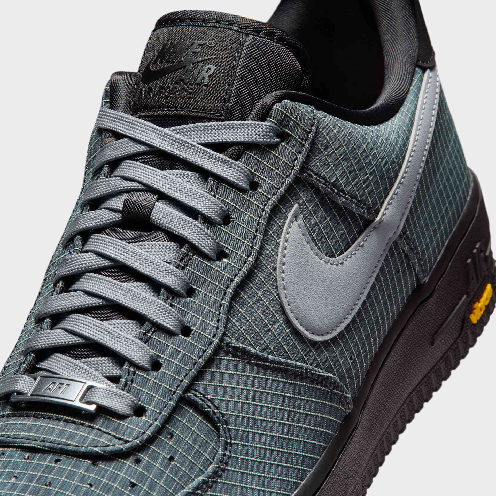 Tênis Nike Air Force 1 ´07 Lx Vibram - Foto 7