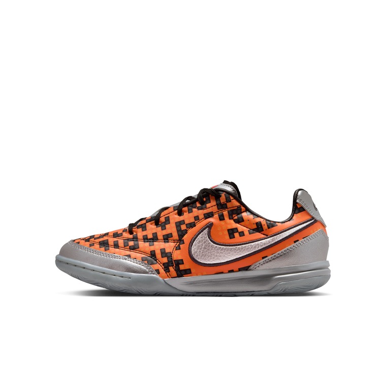 Chuteira Futsal Nike Tiempo Street Gato Nike x LEGO® Collection Infantil