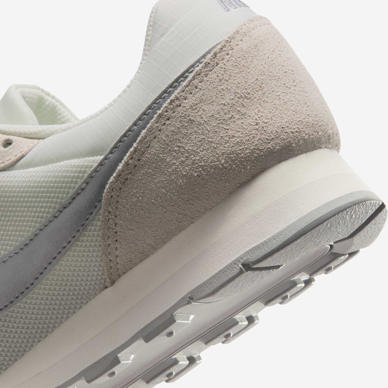 Tênis Nike MD Runner 2 Feminino - Foto 8