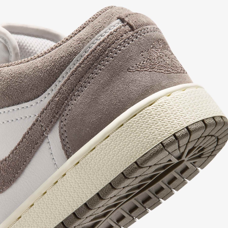 Tênis Air Jordan 1 Low Infantil - Foto 8