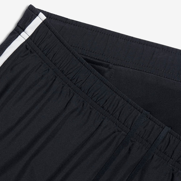 Plus Size - Shorts Nike Tempo Feminino - Foto 8