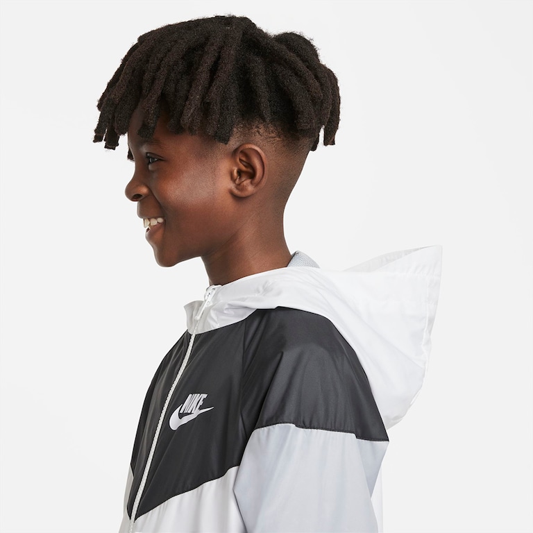 Jaqueta Nike Sportswear Windrunner Infantil - Foto 3