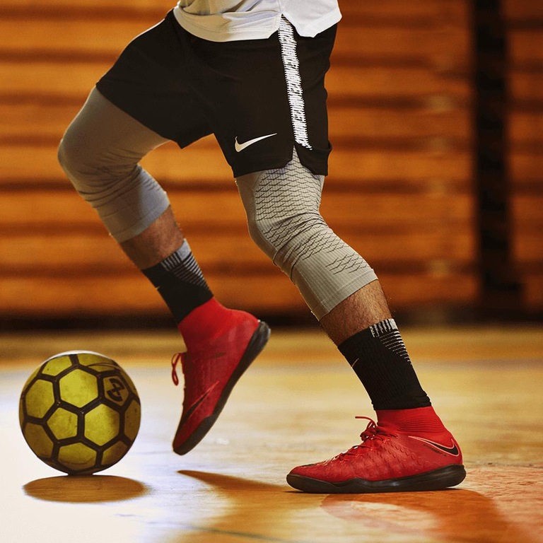 Chuteira Nike HyperVenomX Proximo II Futsal - Foto 7