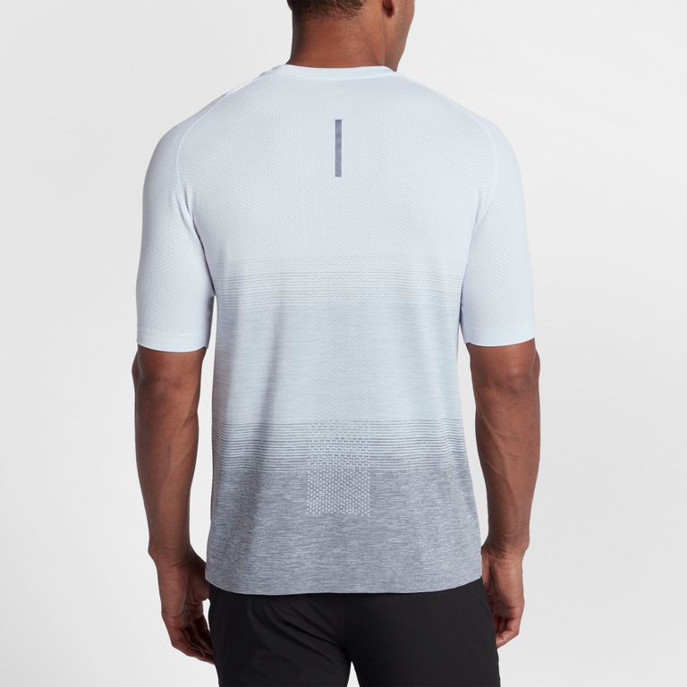 Camiseta Nike Dri-Fit Knit Masculina - Foto 2