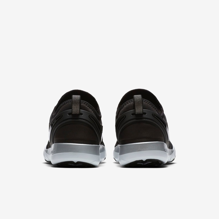 Tênis Nike Free TR 7 Metallic Feminino - Foto 6