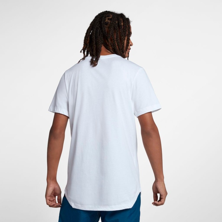 Camiseta Nike Sportswear Masculina - Foto 3