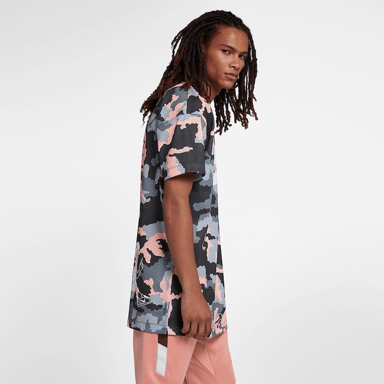 Camiseta Nike Sportswear Mesh Masculina - Foto 4