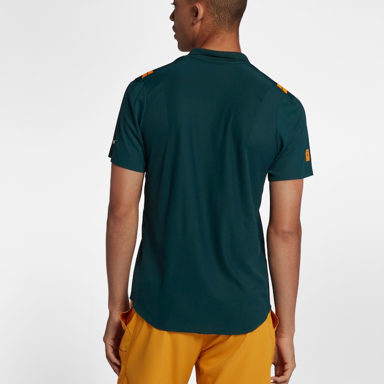 Camisa Polo Nike Court Tech Knit Cool RF Advantage Masculina - Foto 4
