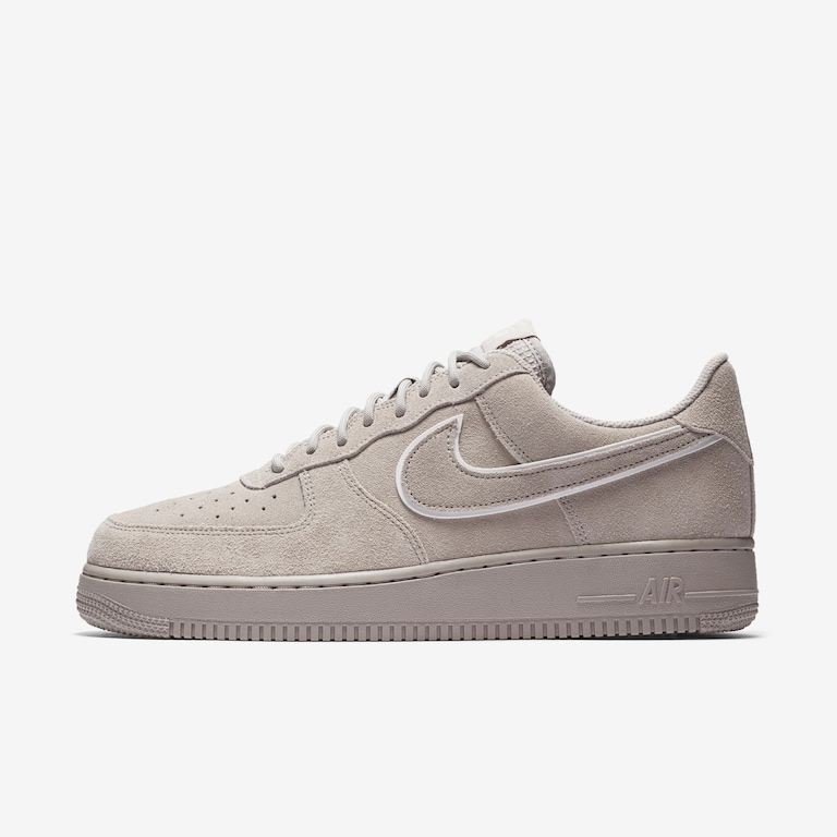 Tênis Nike Air Force 1 07 LV8 Suede Masculino - Foto 1