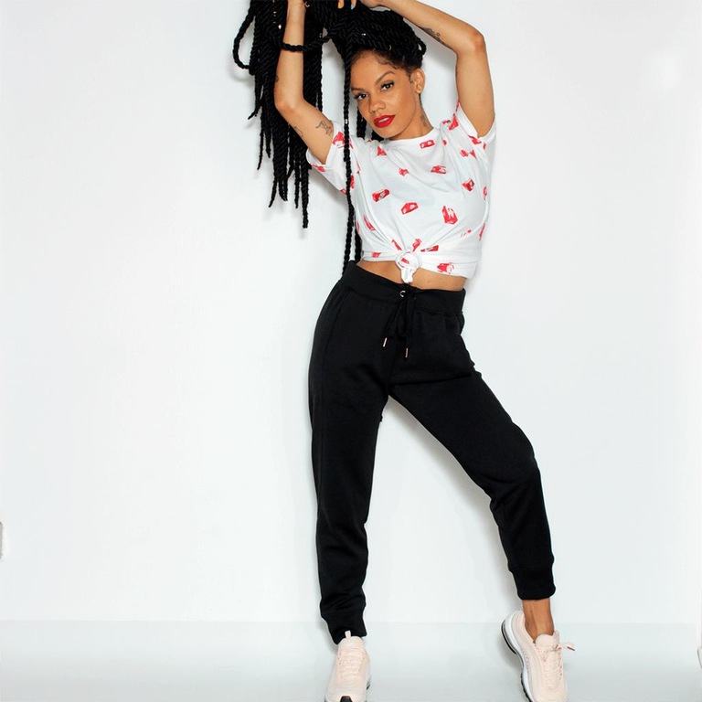 Camiseta Nike Sportswear Masculina - Foto 5