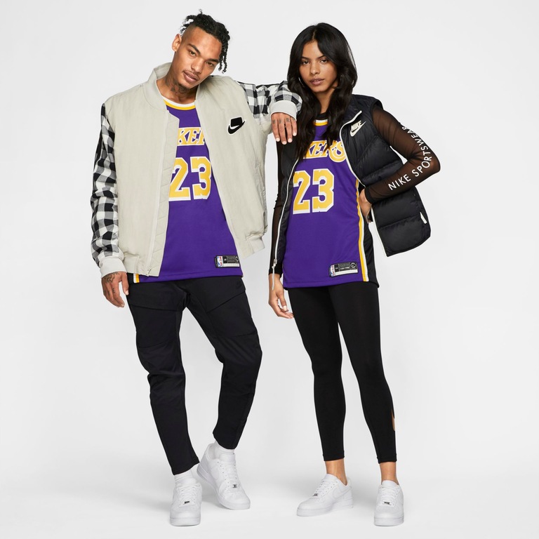 Regata Nike Los Angeles Lakers Statement Edition Swingman Masculina (LeBron James) - Foto 8