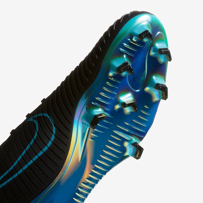 Chuteira Mercurial Flyknit Ultra Sangue Quente x Frio Campo - Foto 7