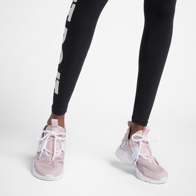 Tênis Nike Air Huarache City Low Feminino - Foto 9
