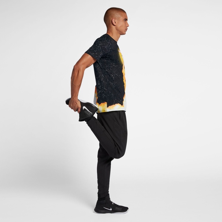 Camiseta Nike Dri-Fit Rocket Graphic Masculina - Foto 4