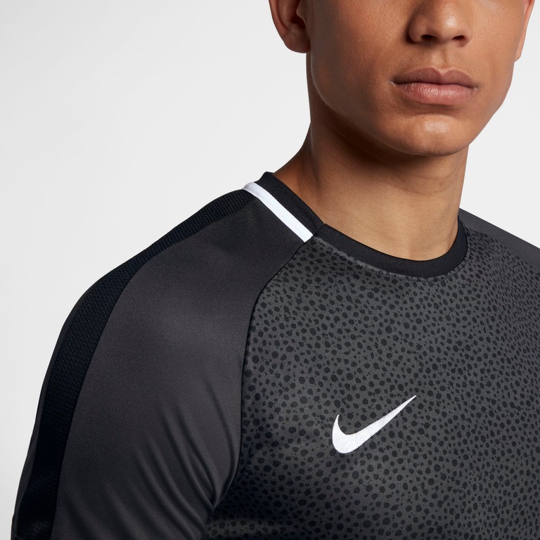 Camiseta Nike Dri-Fit Academy Masculina - Foto 4