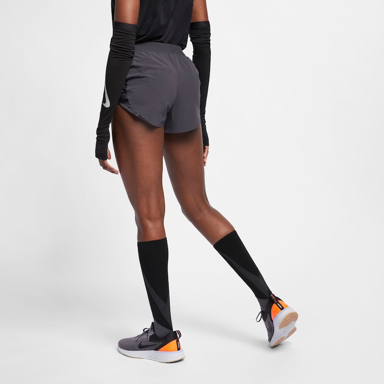 Shorts Nike Tech Pack Tempo Feminino - Foto 2